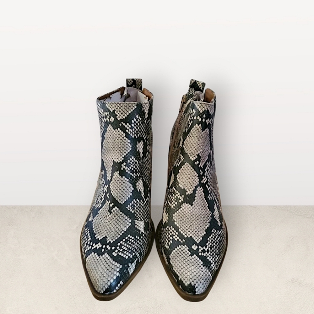 NWT Universal Thread Jameson Faux Python Snakeskin Booties - Picture 2 of 7